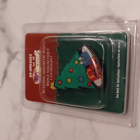 $4 Add-on Flashing Christmas Tree Pin - Magnetic Back - Picture 5 of 5